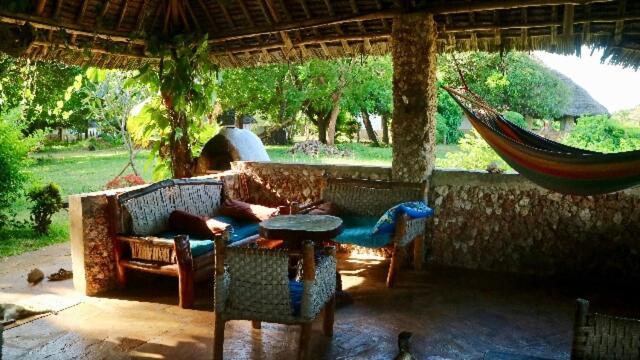 Mango Lodge Msambweni Kisimachande Buitenkant foto